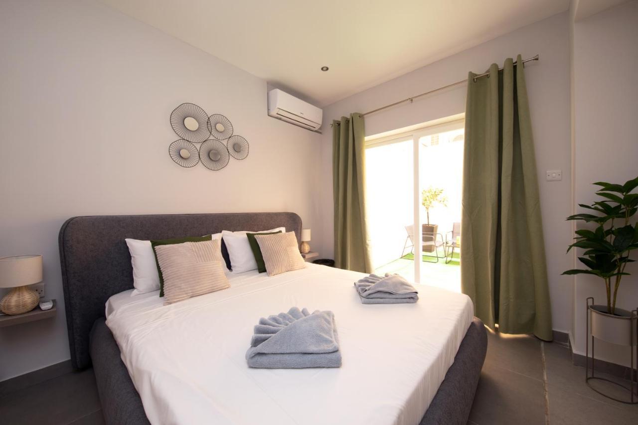 Modern Seafront 3bedrooms With Spacious Yard Jlin1-1 *